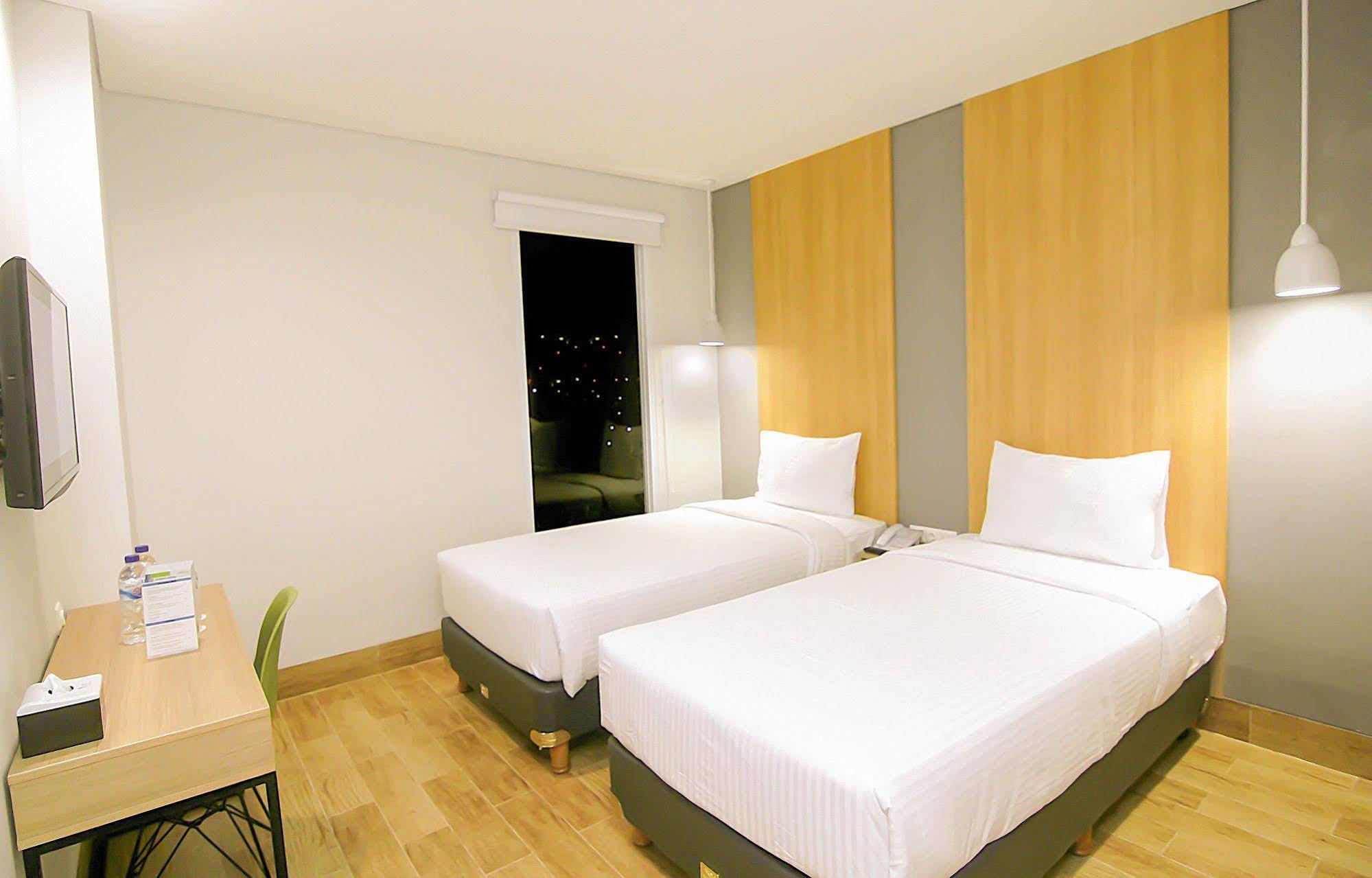 Hotel Citradream Чиребон Экстерьер фото